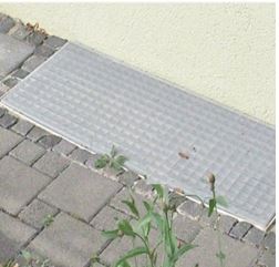 Lichtschachtabdeckung aus Aluminiumgewebe